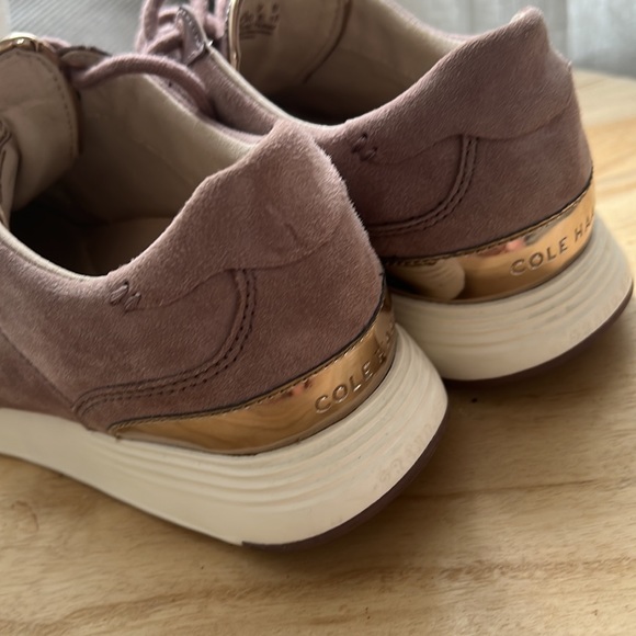Cole Haan Grand mauve Suede Shoes - Picture 4 of 9